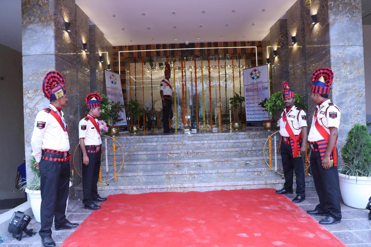 The Royal Class Hotel قاليور المظهر الخارجي الصورة