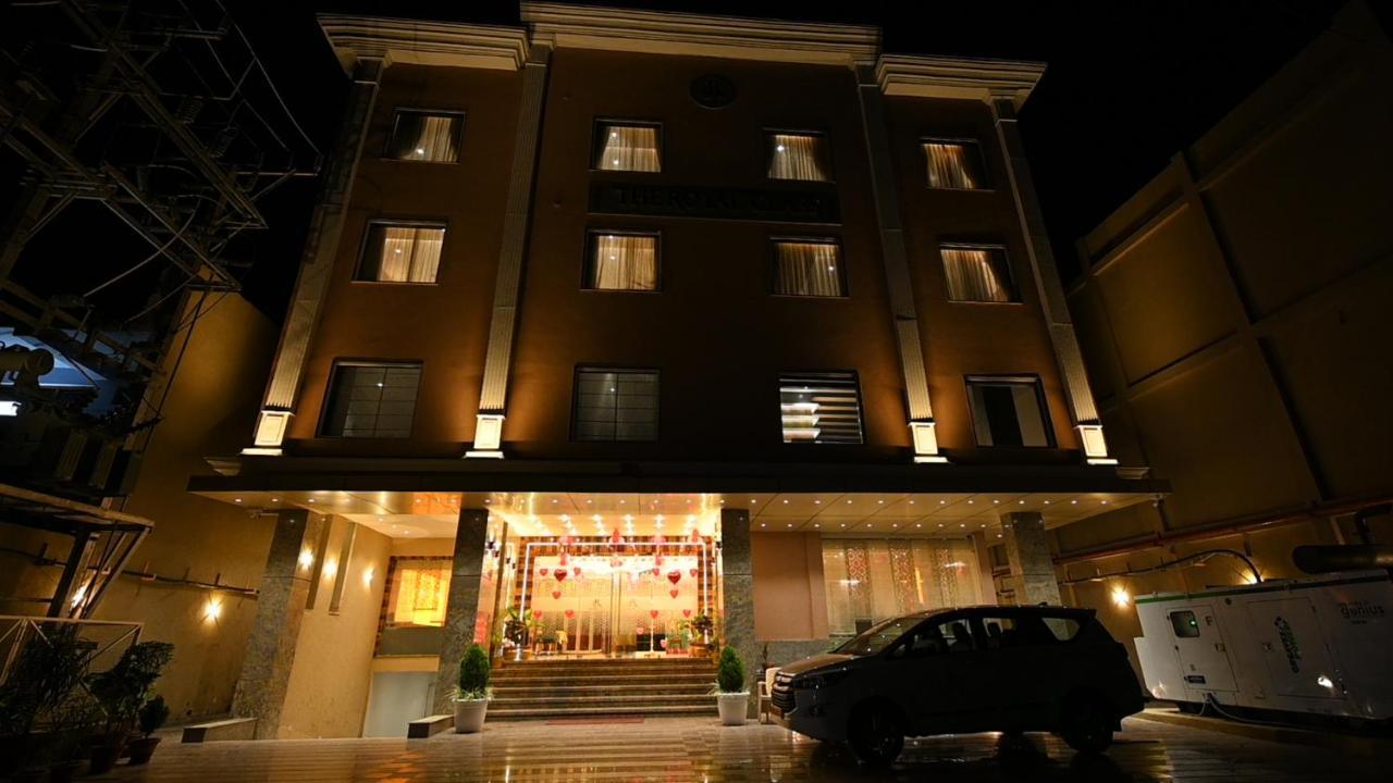 The Royal Class Hotel قاليور المظهر الخارجي الصورة