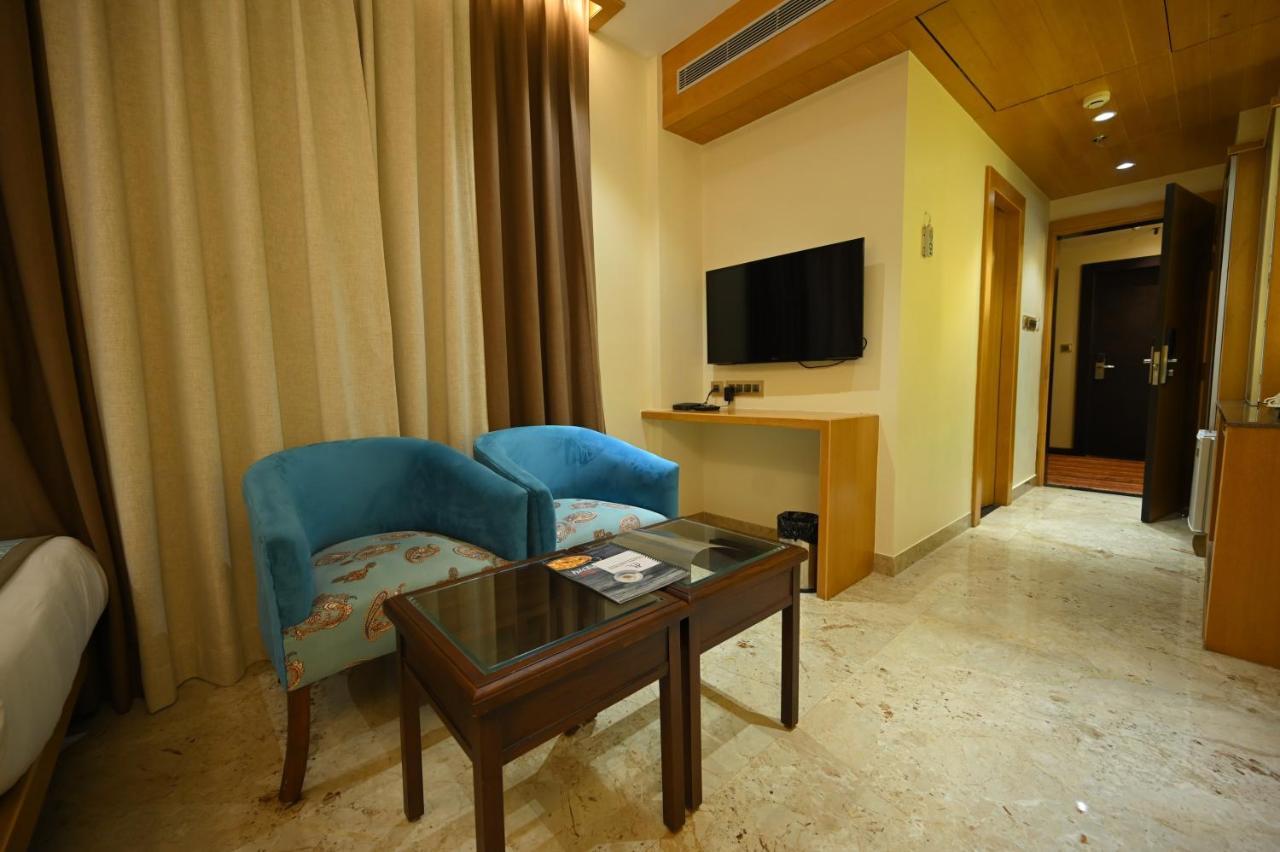 The Royal Class Hotel قاليور المظهر الخارجي الصورة