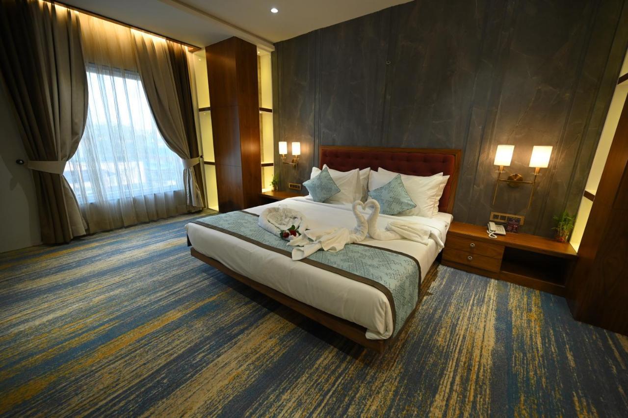 The Royal Class Hotel قاليور المظهر الخارجي الصورة