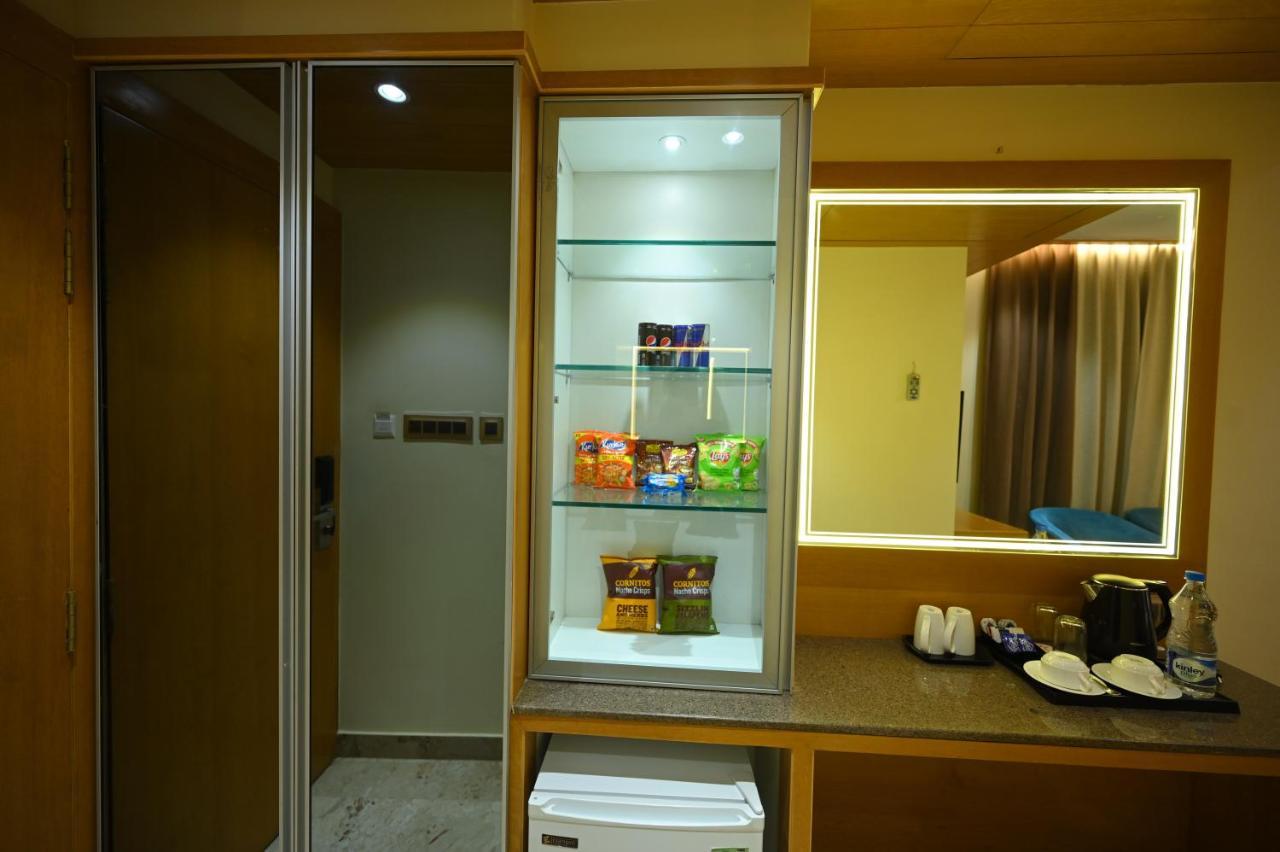 The Royal Class Hotel قاليور المظهر الخارجي الصورة