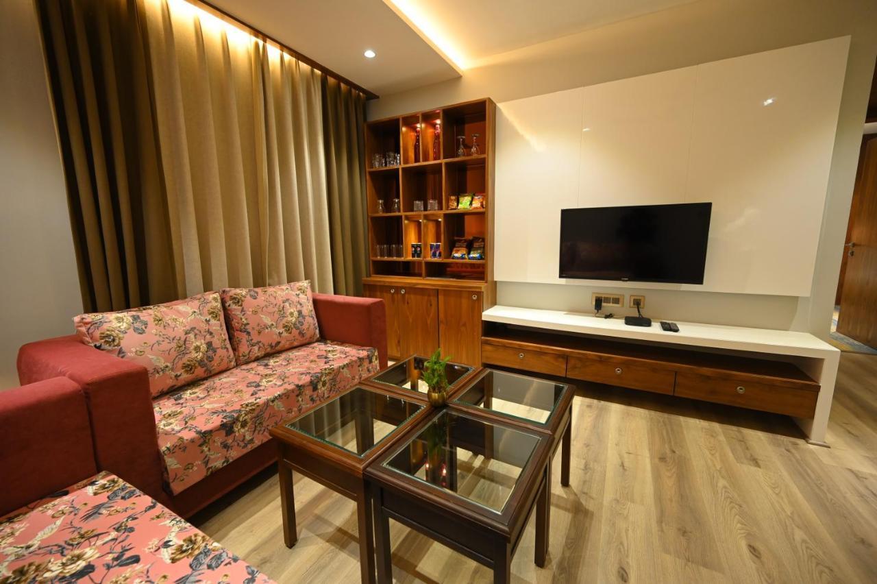 The Royal Class Hotel قاليور المظهر الخارجي الصورة