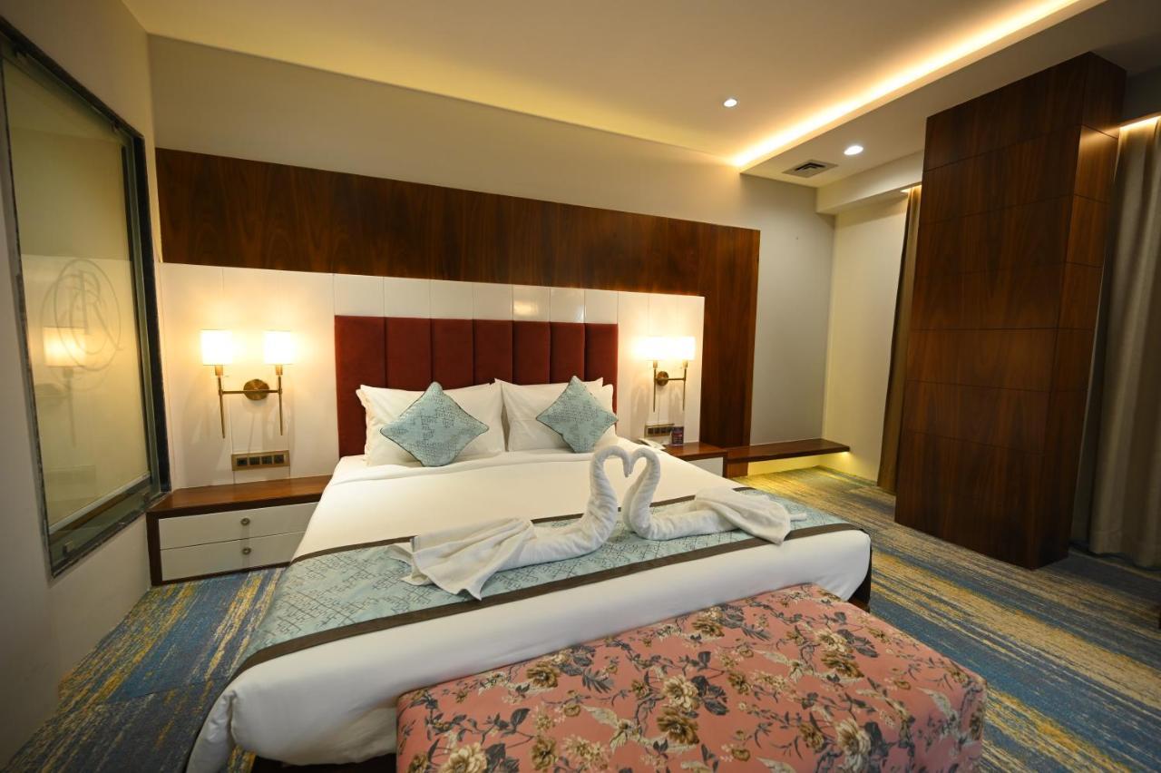 The Royal Class Hotel قاليور المظهر الخارجي الصورة