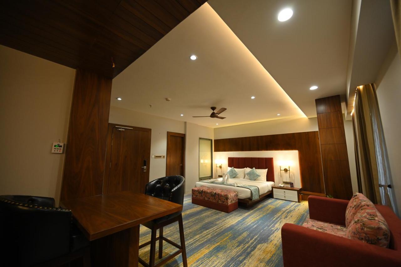 The Royal Class Hotel قاليور المظهر الخارجي الصورة